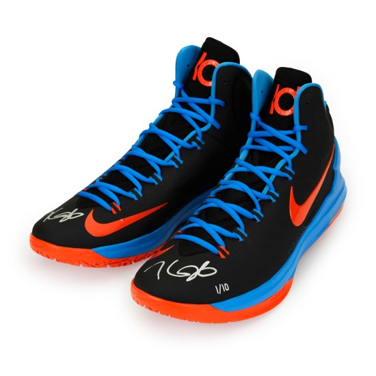 3-kdsh05_kevin_durant_autographed_black-orange_panini_authentic_shoes_v1