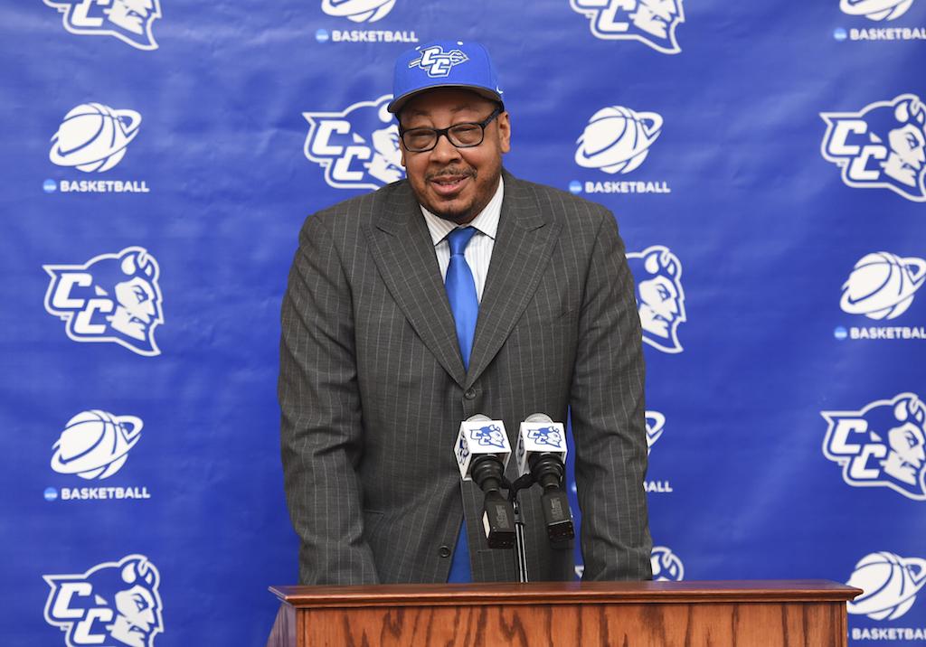 donyell-marshall-is-ready-to-be-a-head-coach-and-willing-to-pay-his-dues-body-image-1473967059